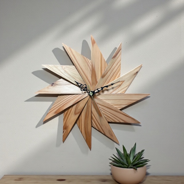 Toki-Uzumaki290-002吉野杉の寄木時計