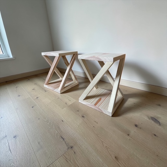 KAKERU 180 – 吉野杉ディスプレイスタンド